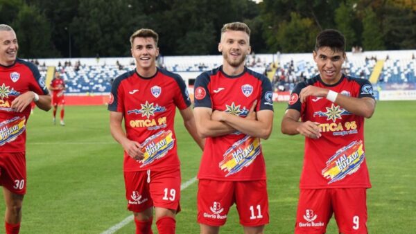 Gloria Buzău - Echipament Oficial de joc